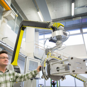 Use of cobotic system for operator assistance in effort