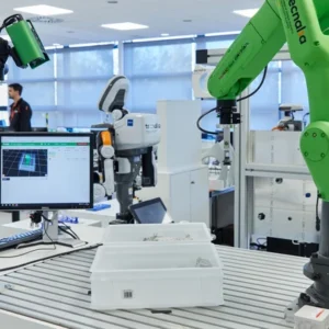 Automatic or easy programming of robotic cells