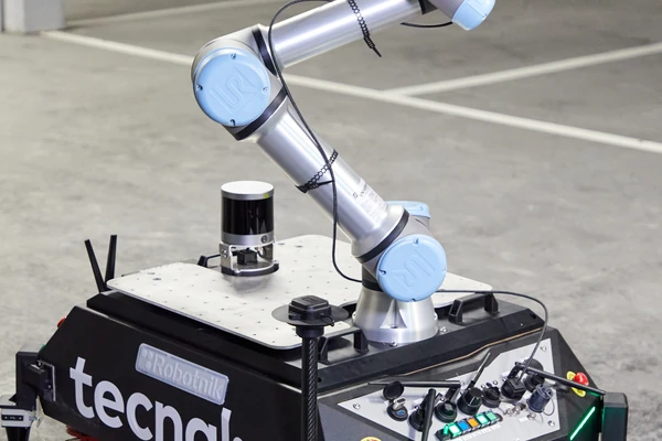 Autonomous mobile robot AGV customisation